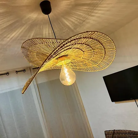 Casa Ella - T2 Vue Au Calme Sant'ambroggio アパート リュミオ